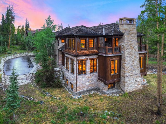 327 Peerless Drive photo 10