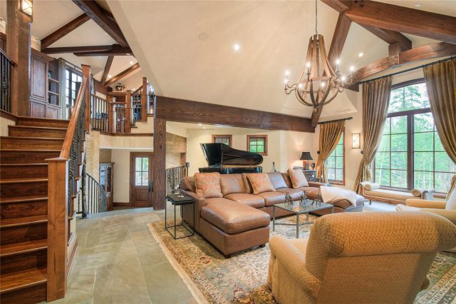 327 Peerless Drive photo 13