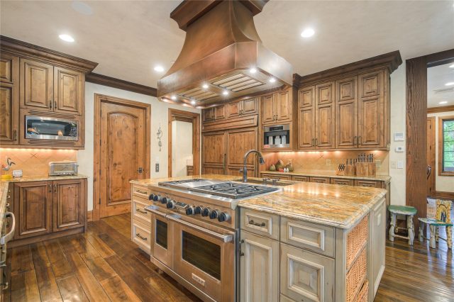 327 Peerless Drive photo 24