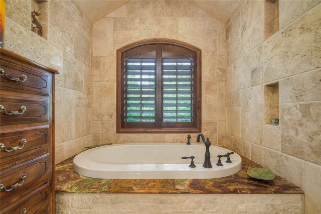327 Peerless Drive photo 38