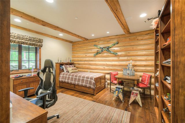 327 Peerless Drive photo 42