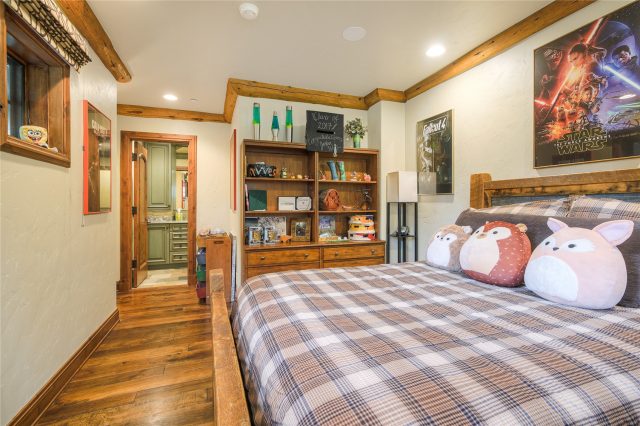 327 Peerless Drive photo 44