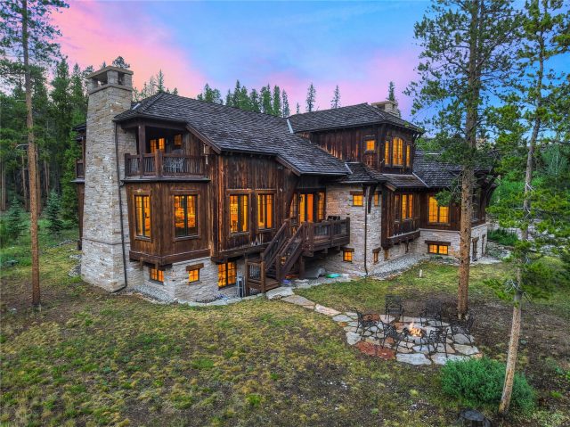 327 Peerless Drive photo 8