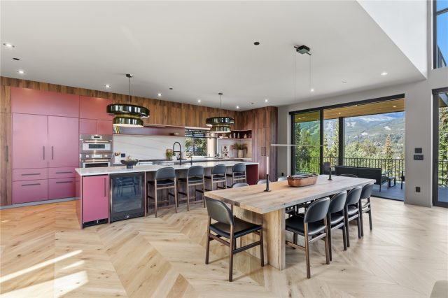 212 Wellington Road photo 10