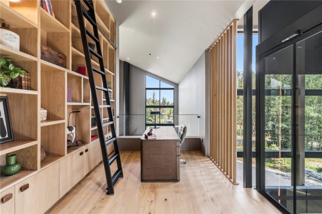 212 Wellington Road photo 21
