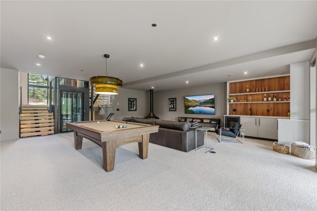212 Wellington Road photo 37