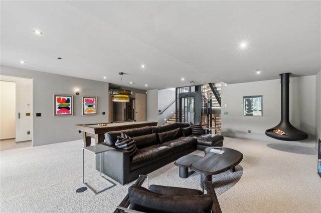 212 Wellington Road photo 38