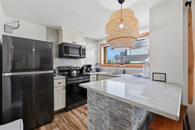 535 S Park Avenue 224 photo 11