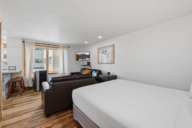 535 S Park Avenue 224 photo 9