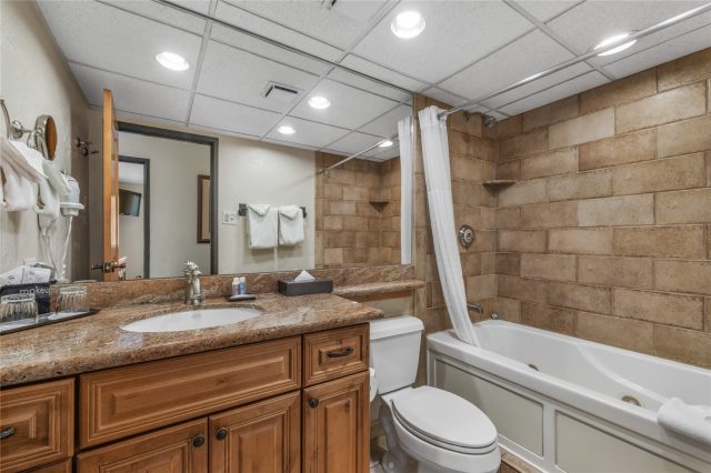 611 Village Road 23180 photo 15