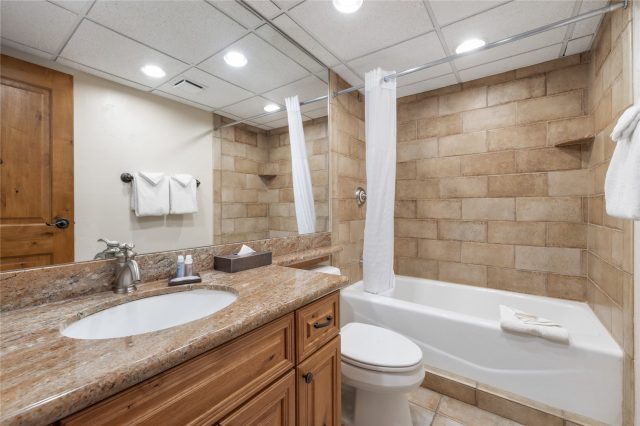 611 Village Road 23180 photo 20
