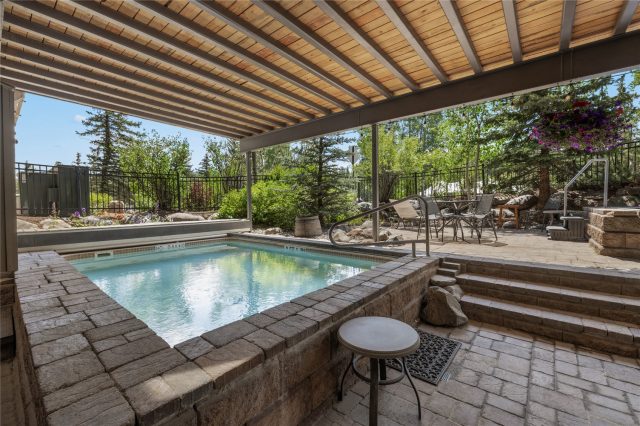 611 Village Road 23180 photo 43