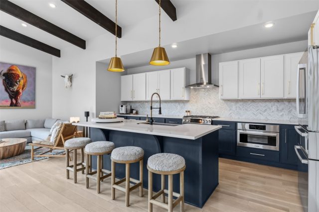 58 W Baron Way photo 3