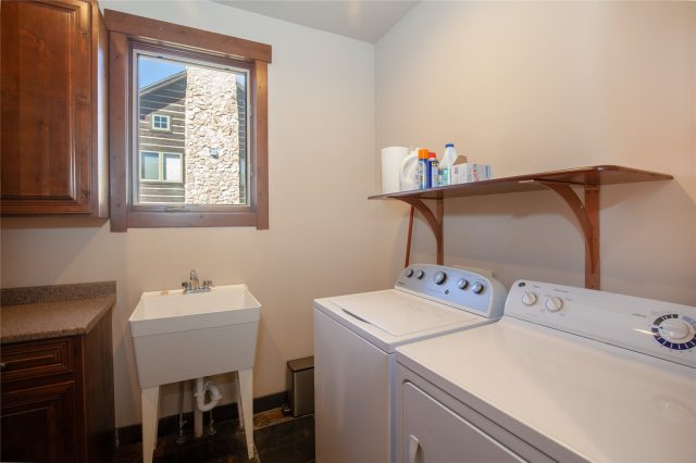 84 Snow Peak Court photo 16