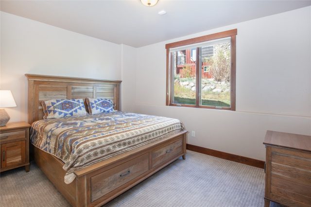 84 Snow Peak Court photo 30