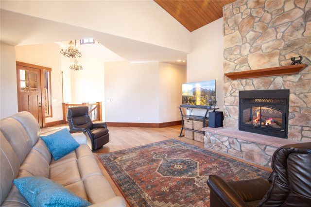 84 Snow Peak Court photo 6