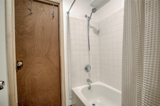756 Broken Lance Drive B photo 24