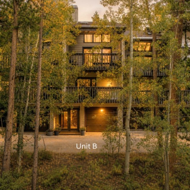 756 Broken Lance Drive B photo 2