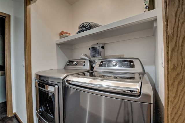 756 Broken Lance Drive B photo 31