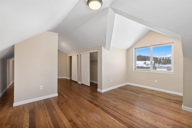 964 Summit Drive photo 11
