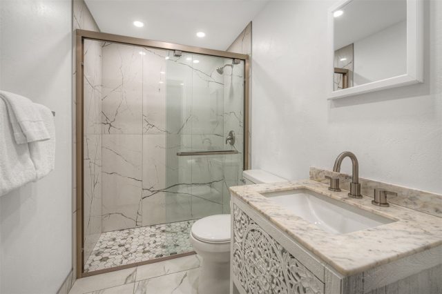 220 E La Bonte Street 307 photo 3