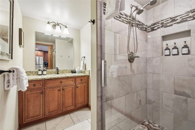 640 Village Road 4413 photo 10