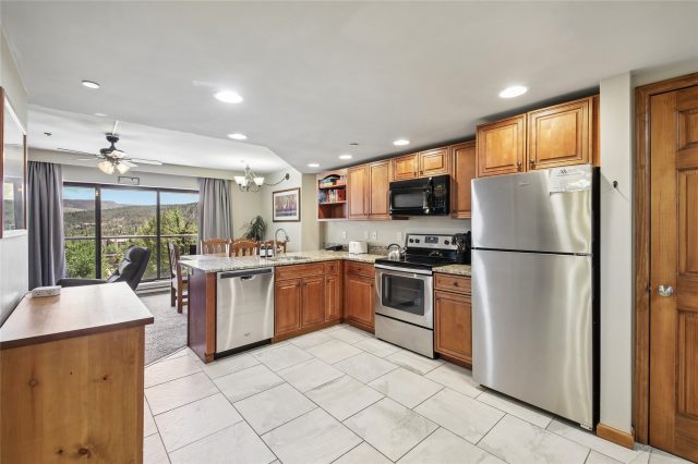 640 Village Road 4413 photo 2