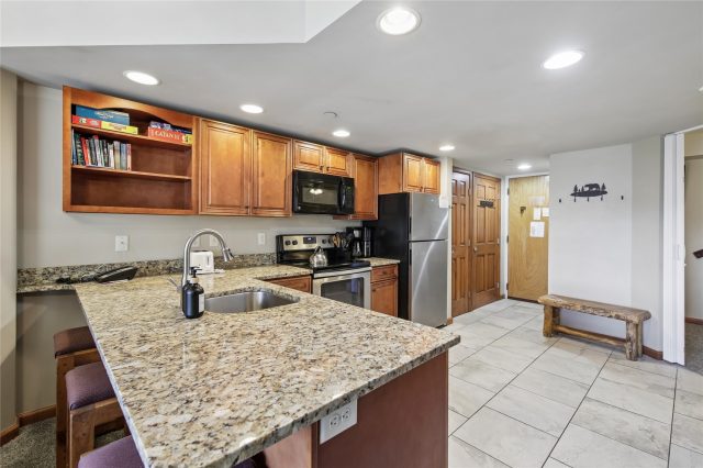 640 Village Road 4413 photo 3