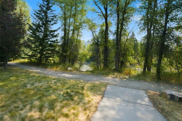 844 Blue River Parkway B1 photo 30