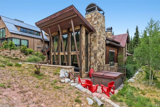 560 Beeler Place photo 48