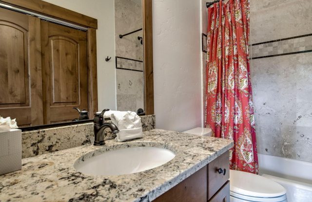 213 Frisco Street C photo 31