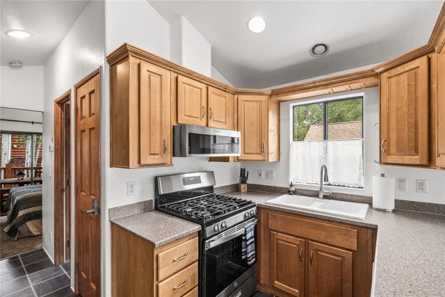 85 Revett Drive 100 photo 14