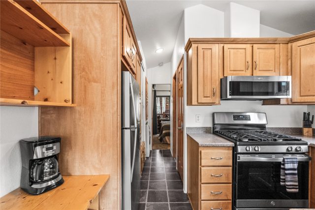 85 Revett Drive 100 photo 16
