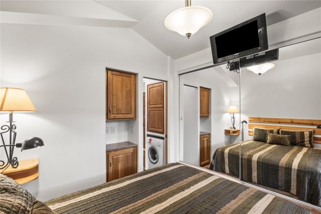 85 Revett Drive 100 photo 19