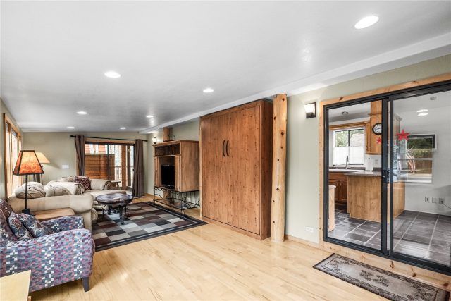 85 Revett Drive 100 photo 6