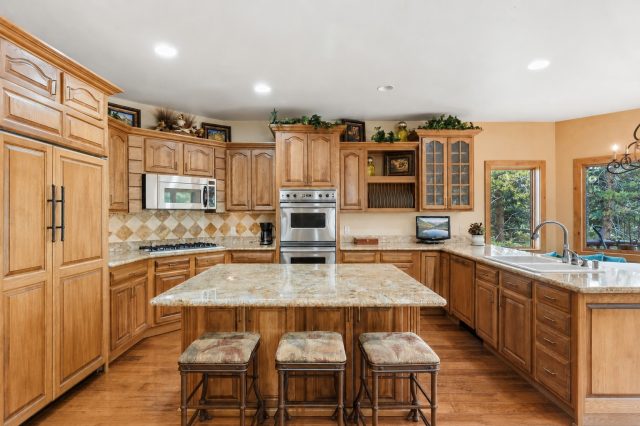 95 Riverwood Drive photo 11
