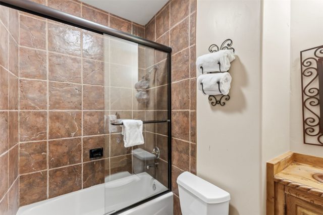 95 Riverwood Drive photo 37