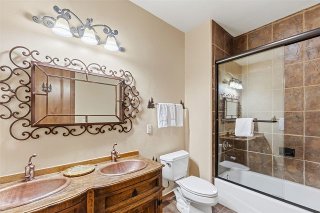 95 Riverwood Drive photo 43