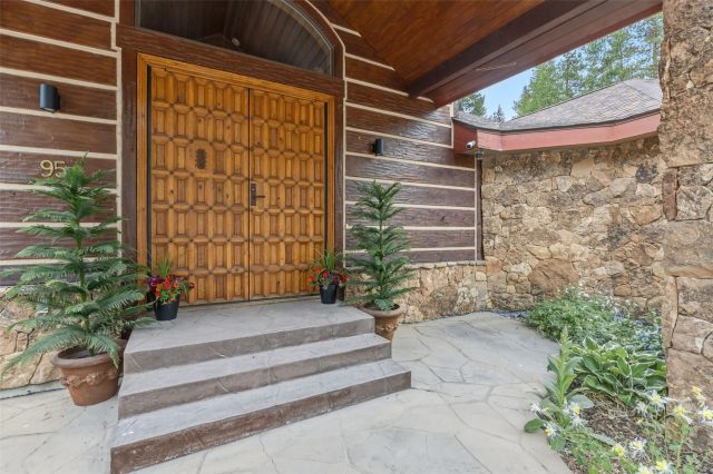 95 Riverwood Drive photo 4