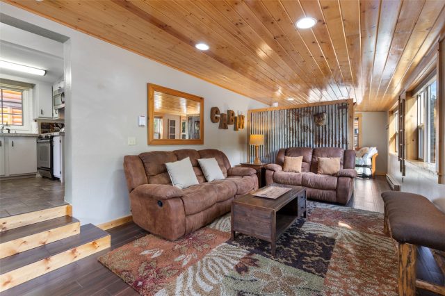 85 Revett Drive 40 photo 12