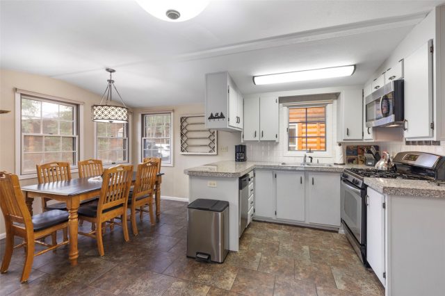 85 Revett Drive 40 photo 18