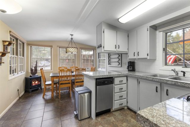 85 Revett Drive 40 photo 19