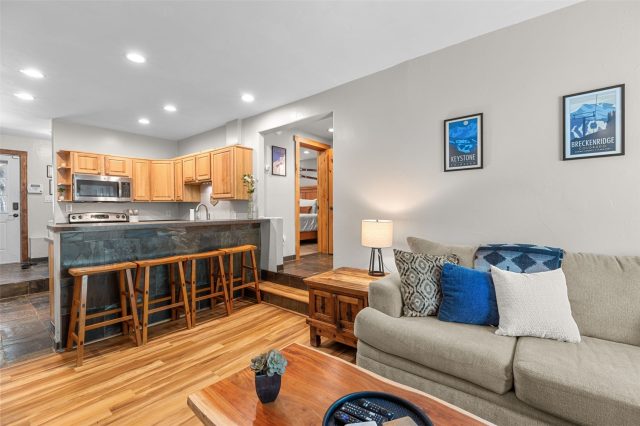 216 Pitkin Street 14 photo 8