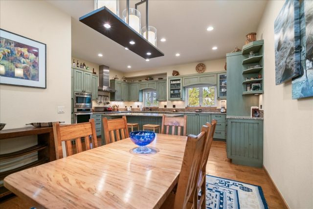 215 Pitkin Street B photo 10