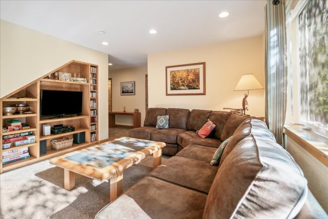 215 Pitkin Street B photo 30
