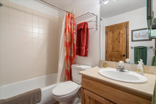 215 Pitkin Street B photo 34