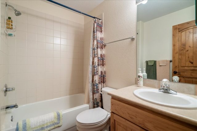 215 Pitkin Street B photo 38