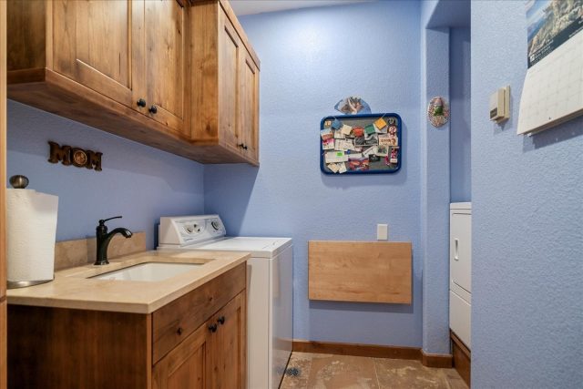 215 Pitkin Street B photo 40