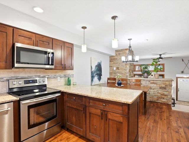 200 Primrose Path 15 photo 12