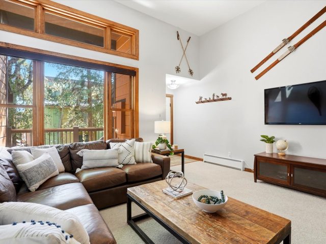 200 Primrose Path 15 photo 7